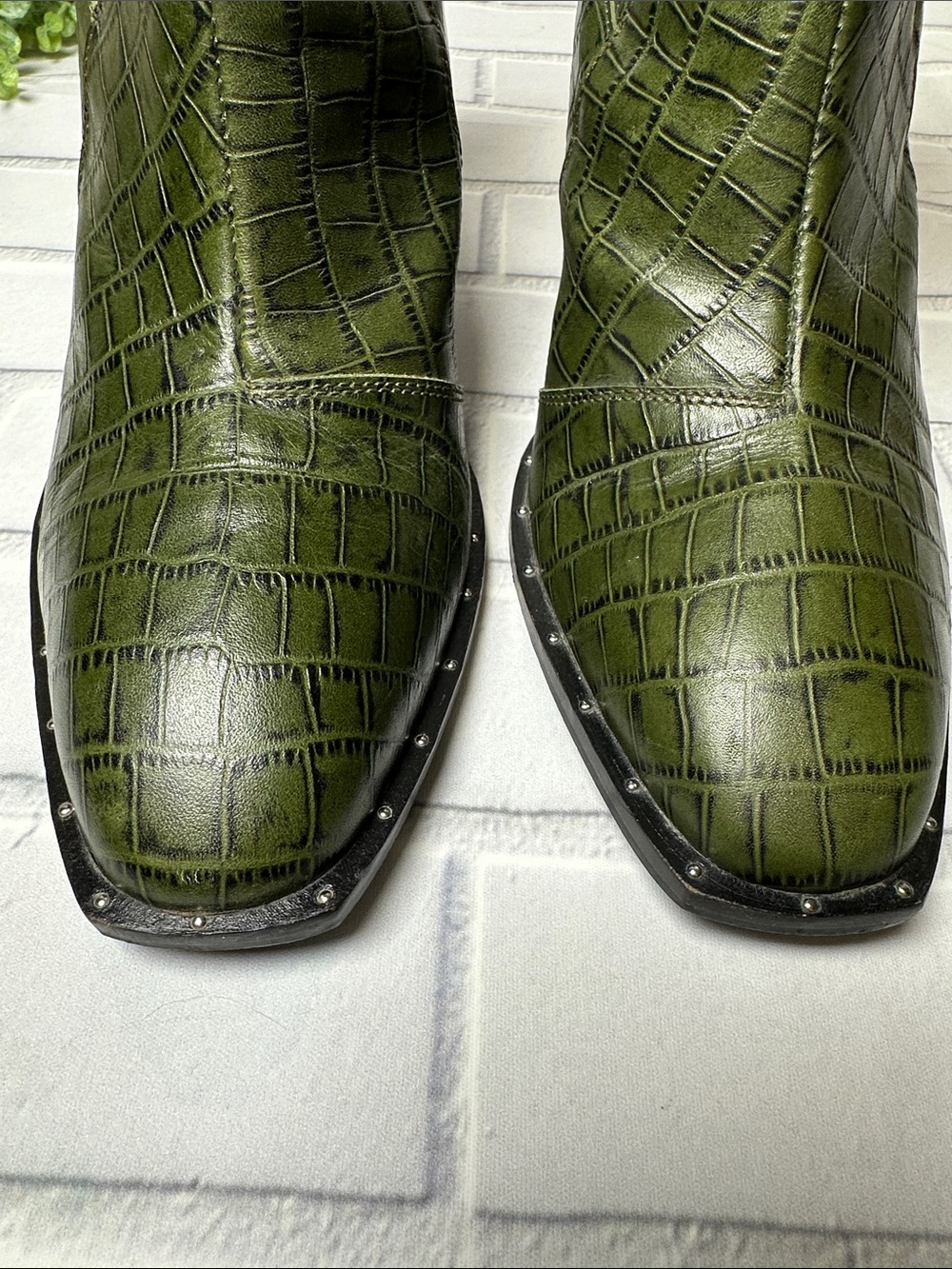ASOS Design Green Croc Print Heeled Boots w/ Silver Stud Accents Sz 8 - Picture 2 of 7